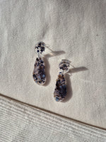 Charger l'image dans la galerie, Boucles d'oreilles Opaline | Puces