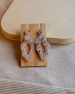 Charger l'image dans la galerie, Boucles d'oreilles Ella | Puces